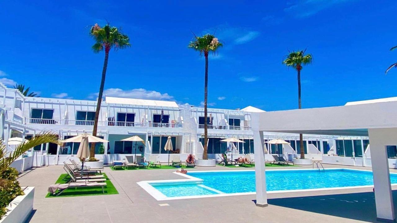 Air-conditioned 2 Bedroom Poolside Apt - Free Wifi Appartement *